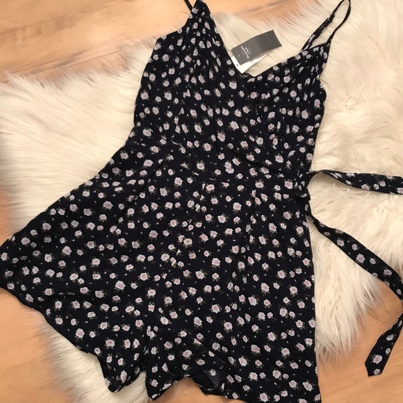 Abercrombie & Fitch Other - NWT Abercrombie & Fitch Floral Romper Size Small